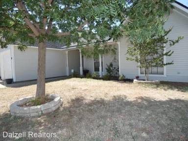 Main picture of 37 Shady Brook Cir
