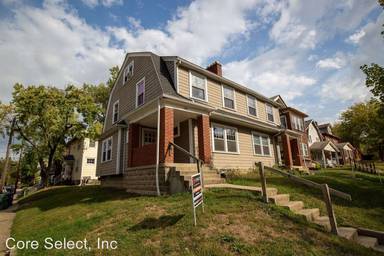 Main picture of 168 Clinton St