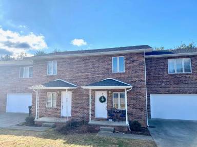 Main picture of 135 Meredith Cir