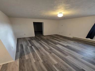 Main picture of 417 W B St