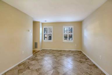 Main picture of 9 Chantilly Ct