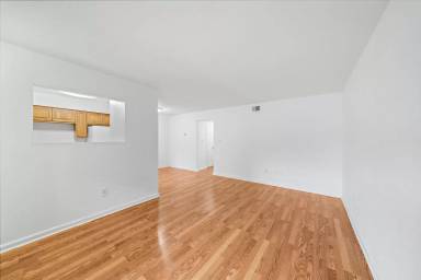 Main picture of 100 Market St