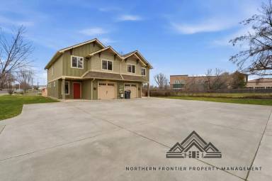 Main picture of 218 E Whitman Dr