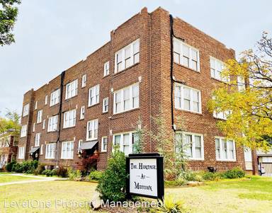 Main picture of 134 1/2 NW 17th St