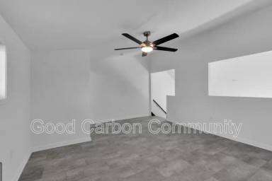 Main picture of 211 Summer St