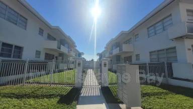 Main picture of 200 S Shore Dr