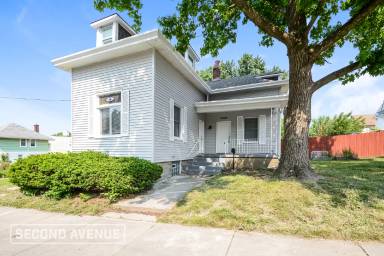 Main picture of 4608 Lawrence St