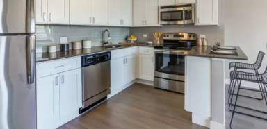 Main picture of 2589 N Clark St