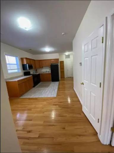 Main picture of 271 Liberty Ave