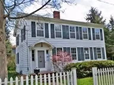 Main picture of 220 Pine St