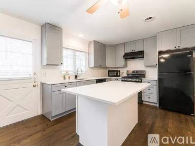 Main picture of 221 Sheldon Ave