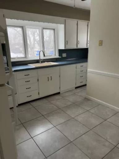 Main picture of 63 Lawrence St