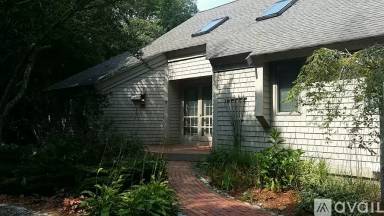 Main picture of 7 Glenneagle Dr
