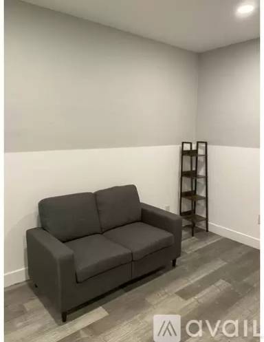 Main picture of 345 Main St