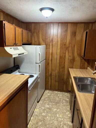 Main picture of Ridge and Van Guard Apartments