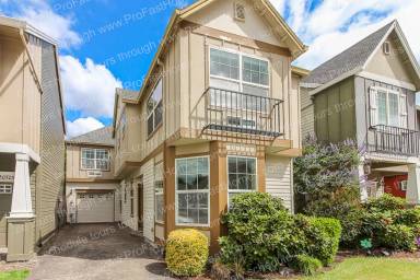 Main picture of 20703 SW Rosemount St