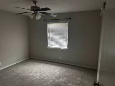 Main picture of 5100 Lake Shore Dr