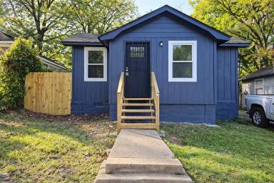 Main picture of 2137 Lowell Ave