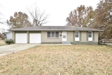 Main picture of 13624 Spring St