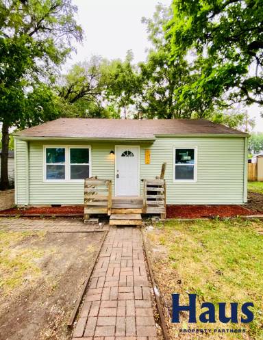 Main picture of 912 SE 34th St