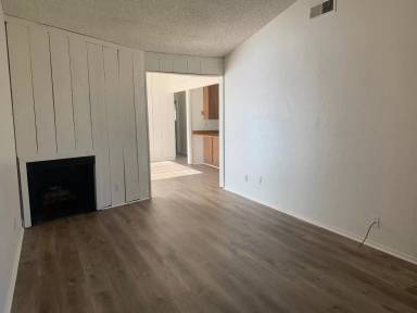 Main picture of 4949 Harrison St