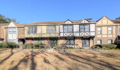 Main picture of 8159 Sutton Pl N