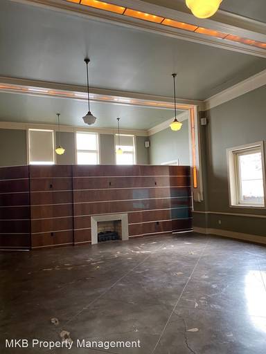 Main picture of 124 Kirk Ave SW