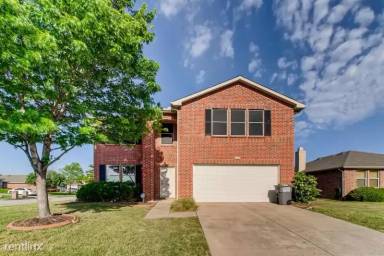 Main picture of 2600 Shorecrest Dr