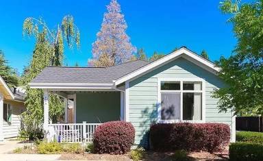 Main picture of 104 Highlands Ct