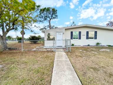 Main picture of 8405 Aero Ave