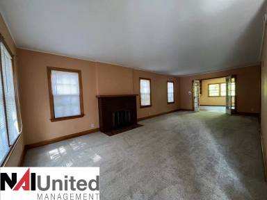 Main picture of 2814 Summit St