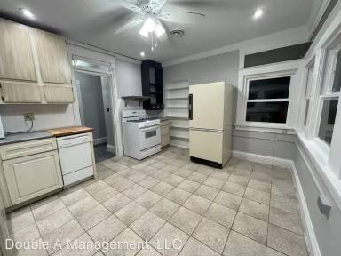 Main picture of 321 1/2 Western Ave