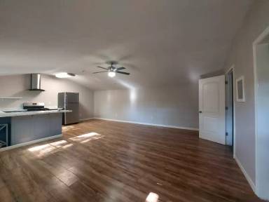 Main picture of 426 W Hart Ave