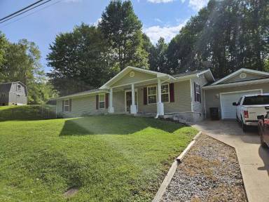 Main picture of 1883 Powder Branch Rd