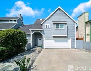 Main picture of 34105 Violet Lantern St