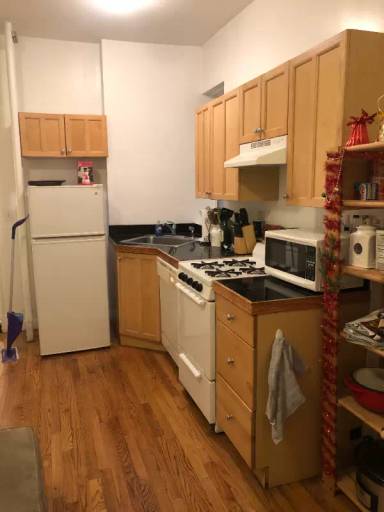Main picture of 1193 Commonwealth Ave