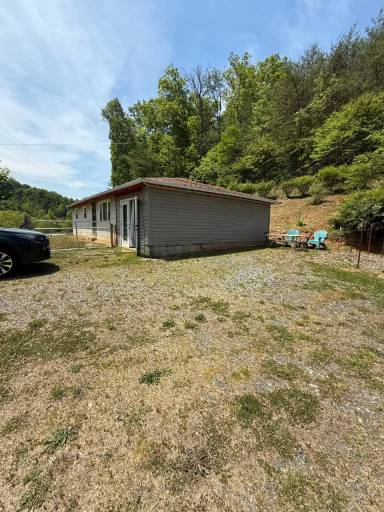 Main picture of 1201 Holcombe Branch Rd