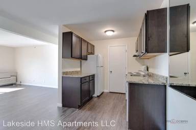 Main picture of 1359 W Maple Ave