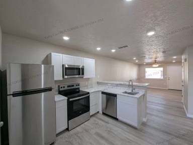 Main picture of 2032 Janeway St