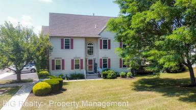 Main picture of 101 Royer Dr