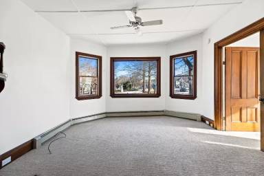 Main picture of 183 Park Ave