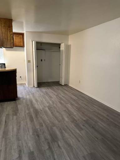 Main picture of 4809 Hahn Ave Apartments