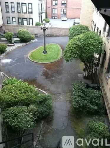 Main picture of 1229 W Riverside Ave