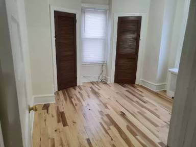 Main picture of 5737 Pine St