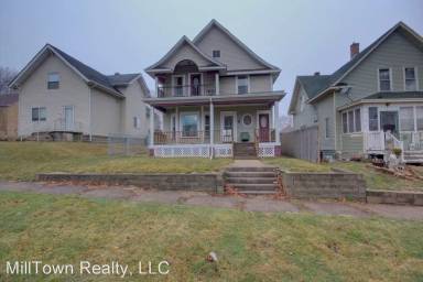 Main picture of 150 12th St