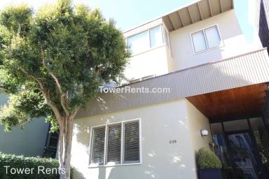 Main picture of 2128 Vallejo St