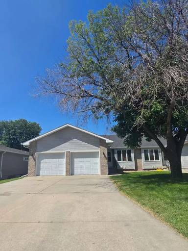 Main picture of 2424 N Howard Ave