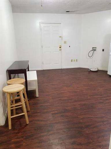 Main picture of 355 10th St NW