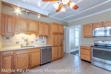 Main picture of 112 S Hamilton St
