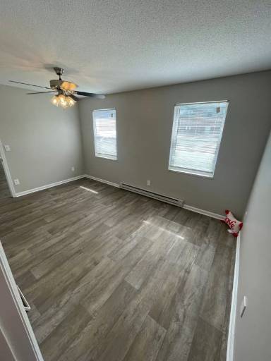 Main picture of 255 E 9th North St